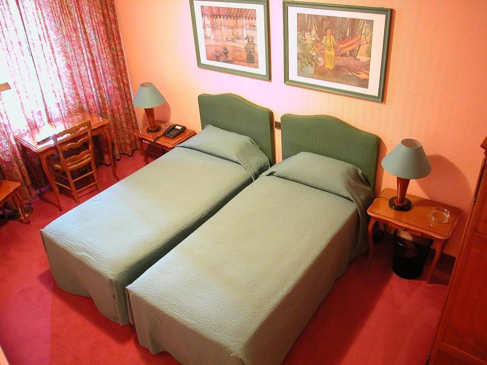 Hotel De La Paix ลีลล์ ภายนอก รูปภาพ