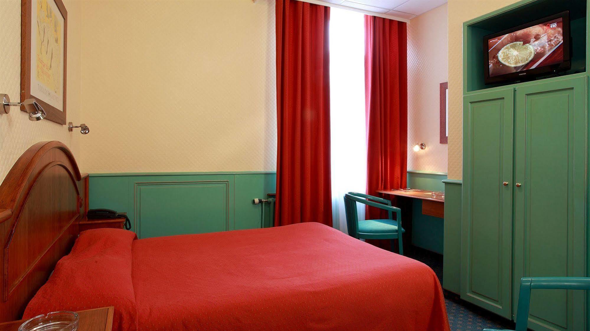 Hotel De La Paix ลีลล์ ภายนอก รูปภาพ